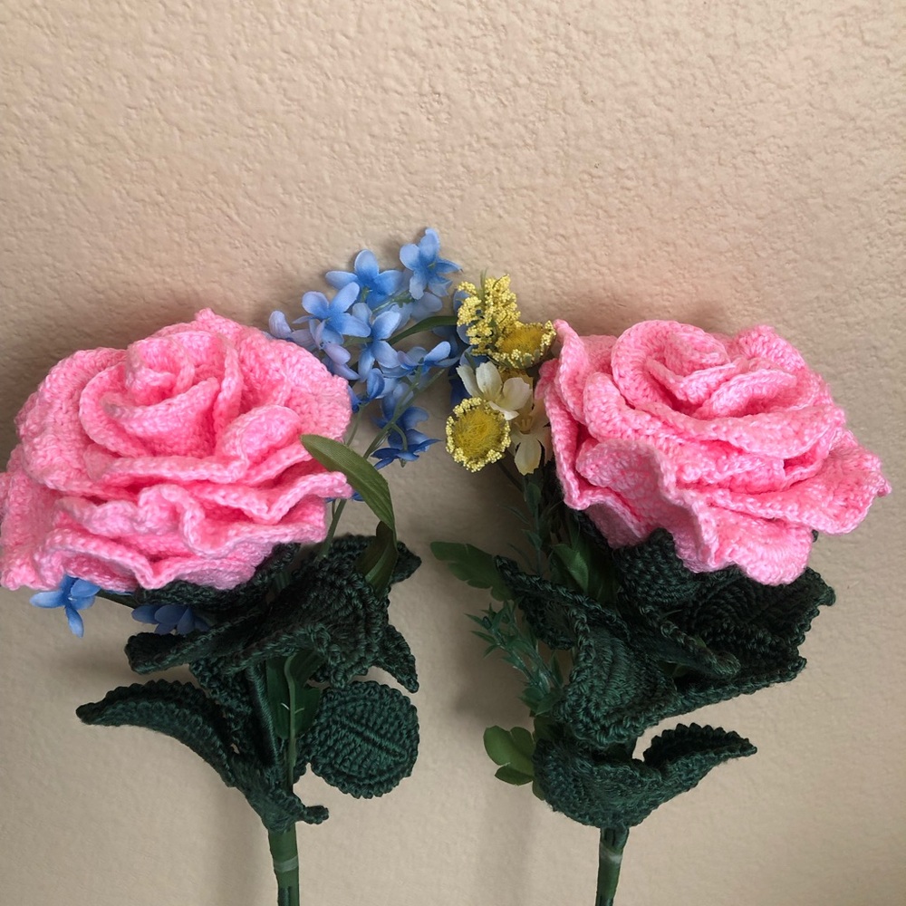 Crochet Roses - Picture 4 of 16